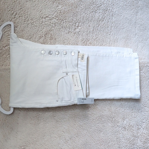 M By Maurices White High-Waisted Women Jeans Size 14 NWT - Picture 4 of 6